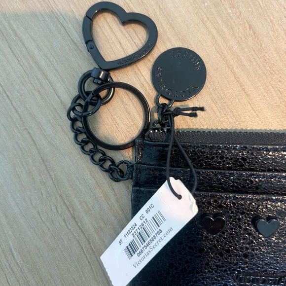 NEW!! VICTORIA SECRET METALLIC CRACKLE HEART O KEYCHAIN CARD CASE - Picture 6 of 6